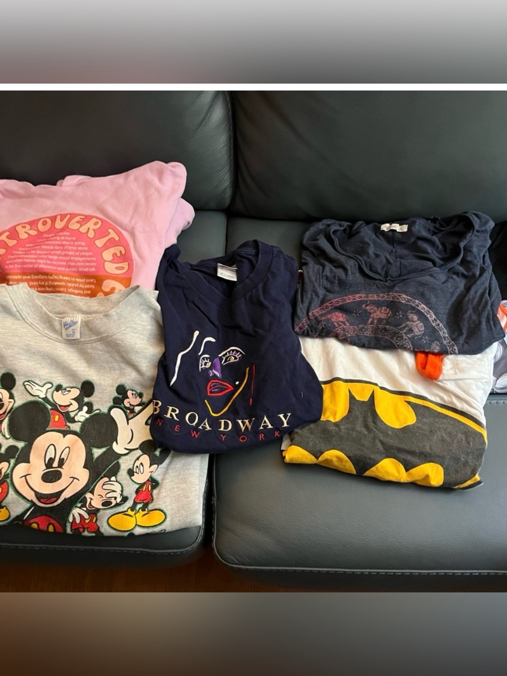 Graphic Clothing bundle - 6 pieces